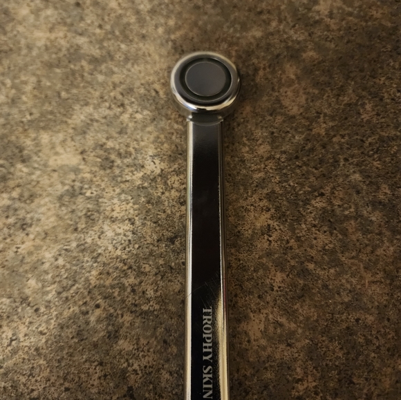 Trophy Skin - Picture 3 of 5